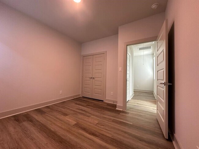 Building Photo - 6804 Troya Ln