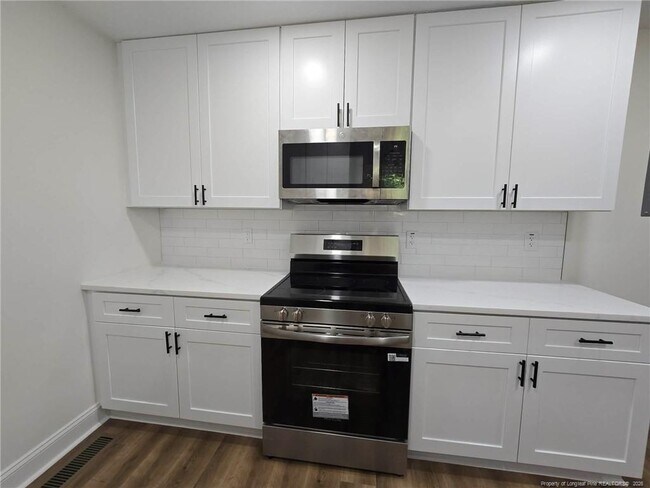 Building Photo - 4909 Walnut Dr