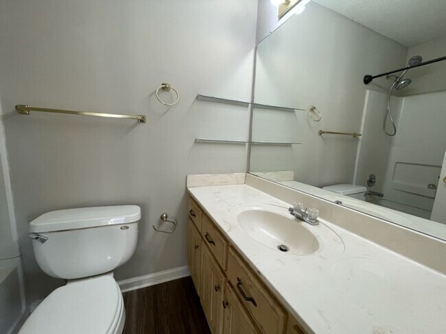 Building Photo - Ross Point Farms