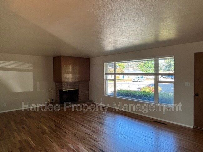 Building Photo - 1500 Brooklawn Dr