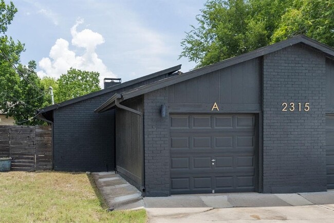 Primary Photo - 2315 Burleson Rd