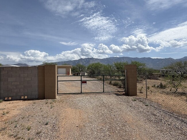 Building Photo - 15456 N Twin Lakes Dr