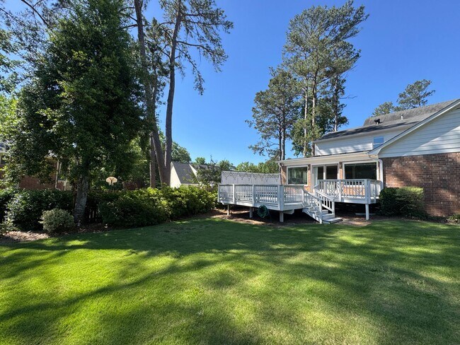 Building Photo - 138 Wood Creek Dr