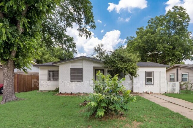 Building Photo - 1402 Randolph St