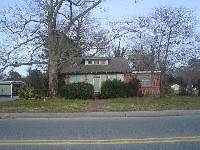 Primary Photo - 326 S Main St