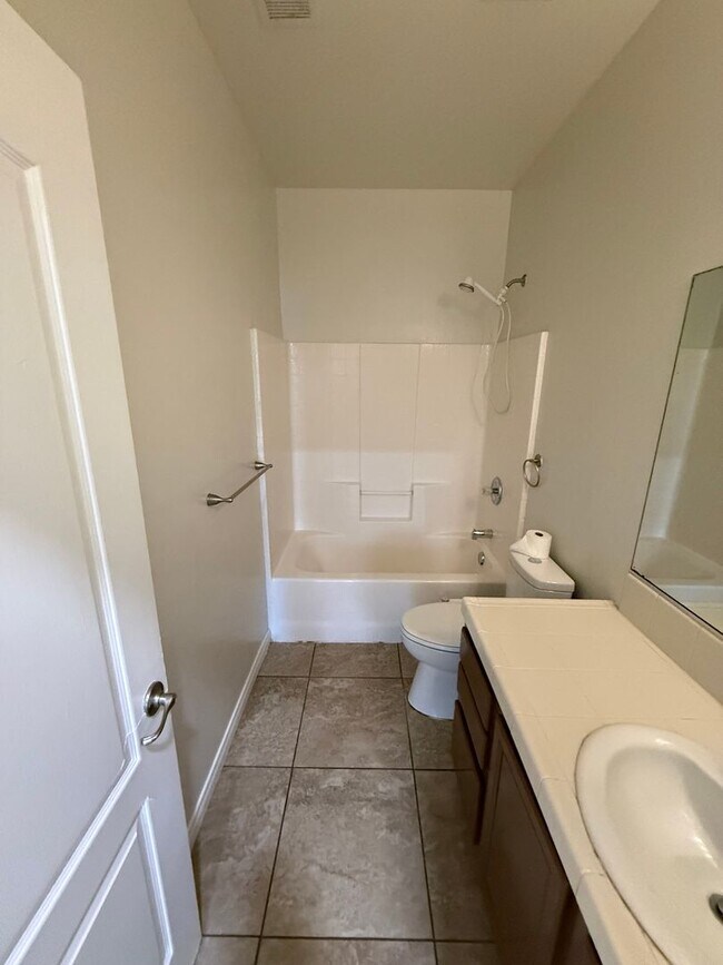 Building Photo - 2623 Bagwell Ct