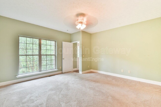 Building Photo - 11 Berg Strasse