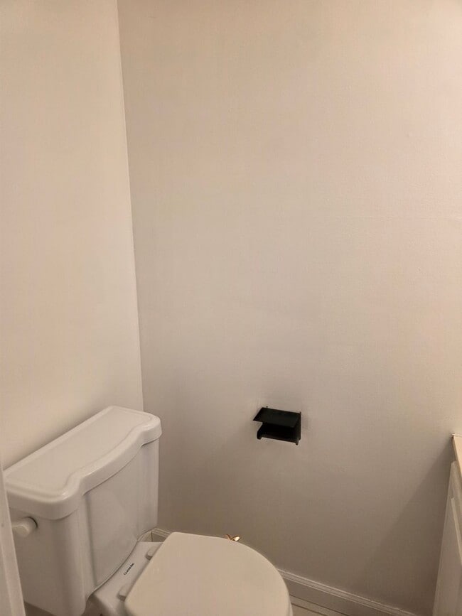 Building Photo - Green Valley Community off Kirkwood Highway