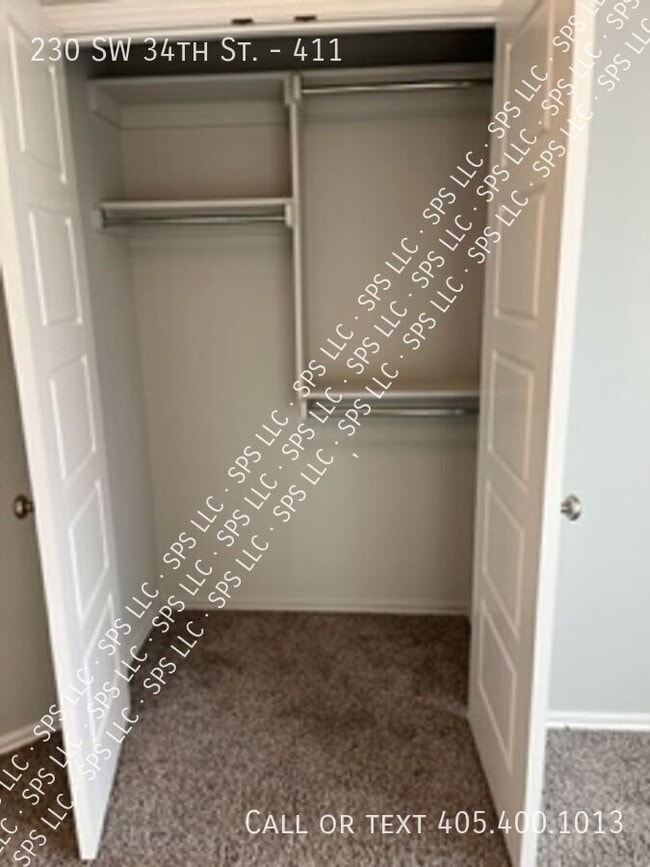 Building Photo - 230 SW 34th St