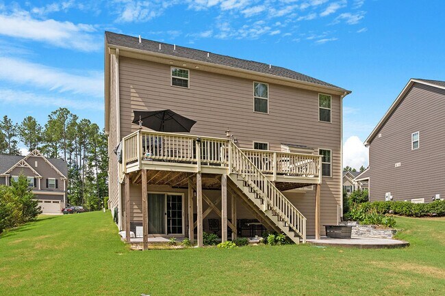 Building Photo - Luxurious 4 bedroom home in Jordan Pointe!