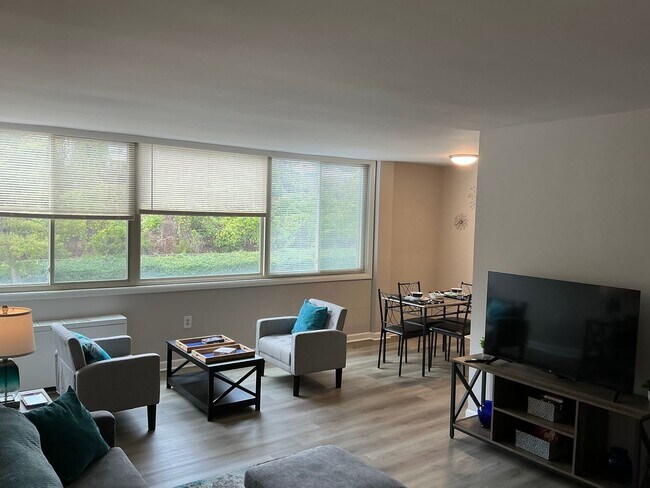 Building Photo - Rarely available and beautifully gut renov...
