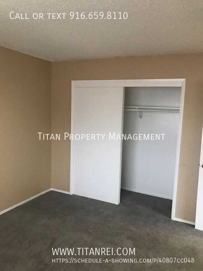 Building Photo - 770 Carro Dr