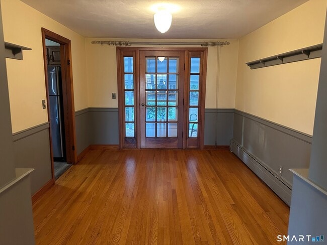 Building Photo - 989 N Farms Rd