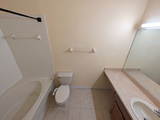 Building Photo - For Rent- 2 Bed 2 And