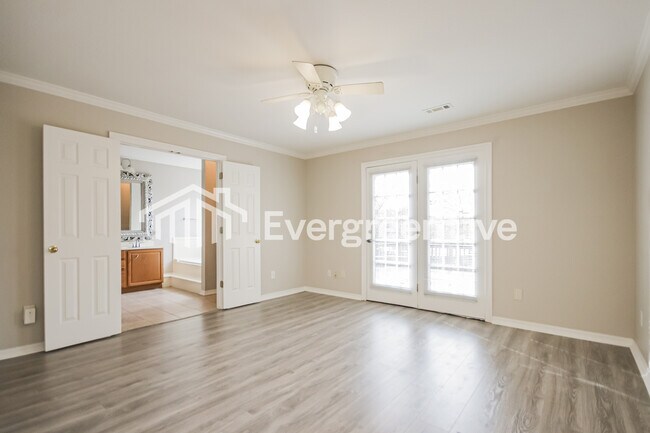 Building Photo - 1668 Niagara St