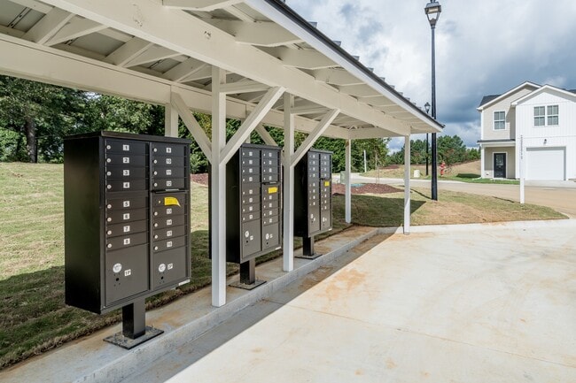 Building Photo - 51 Thunderbolt St