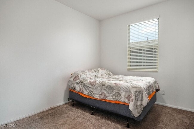 Building Photo - 611 Sedum Ave.