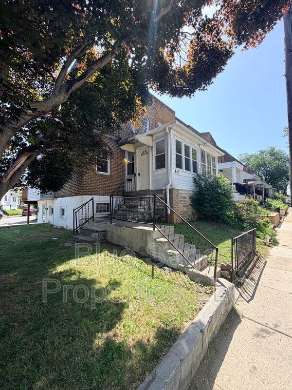 Building Photo - 601 Littlecroft Rd