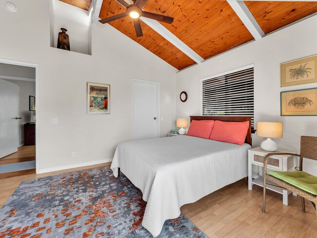 Building Photo - 2 Bedroom Home with Carport & Workshop & Beautiful Ocean Views!