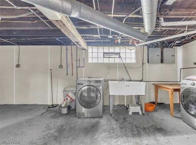 Building Photo - 3396 W 130th St
