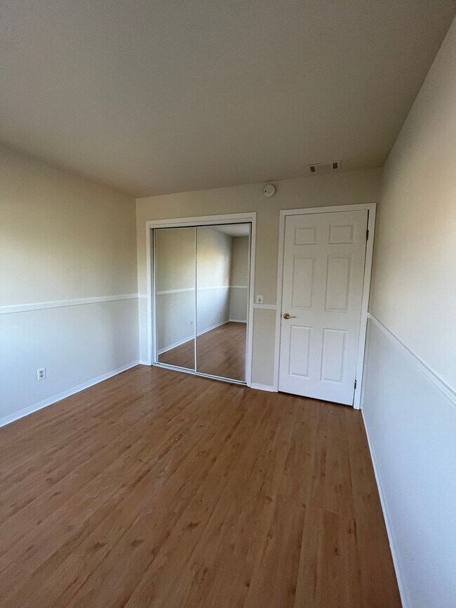Building Photo - *Holiday Move In Special, $500 Off First Month's Rent! Large 4 bedroom/ 2.5 Bathroom Home for Ren...