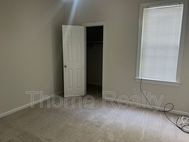 Building Photo - 1141 Deerchase Dr