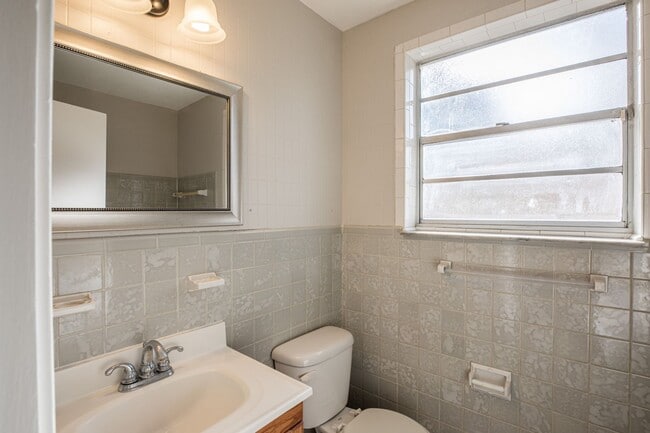 Building Photo - Glynlea Park