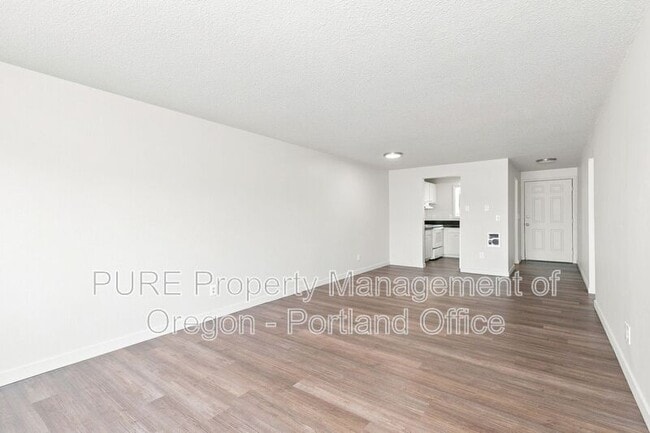 Building Photo - 18411 E Burnside St