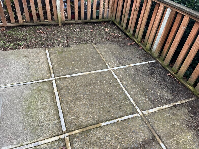 Front patio with garden patch - 65 NE 19th St