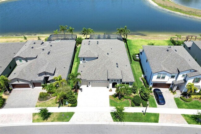 Building Photo - 14610 Red Castle Ave
