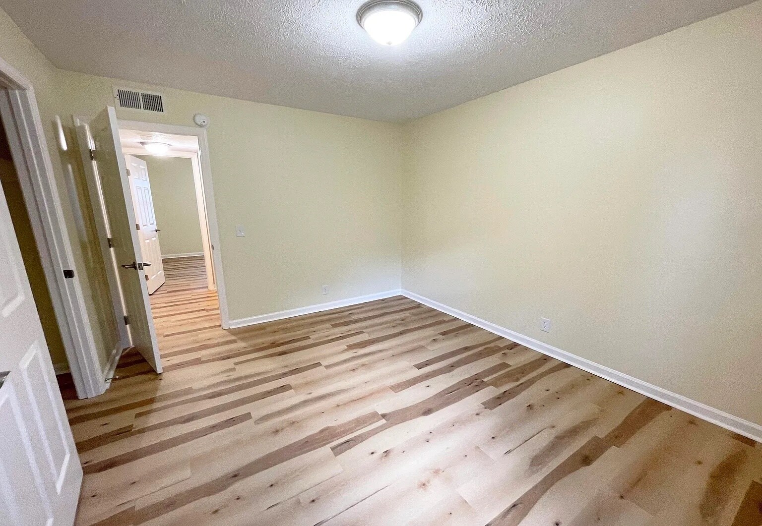 Building Photo - 4001 Lawing Dr