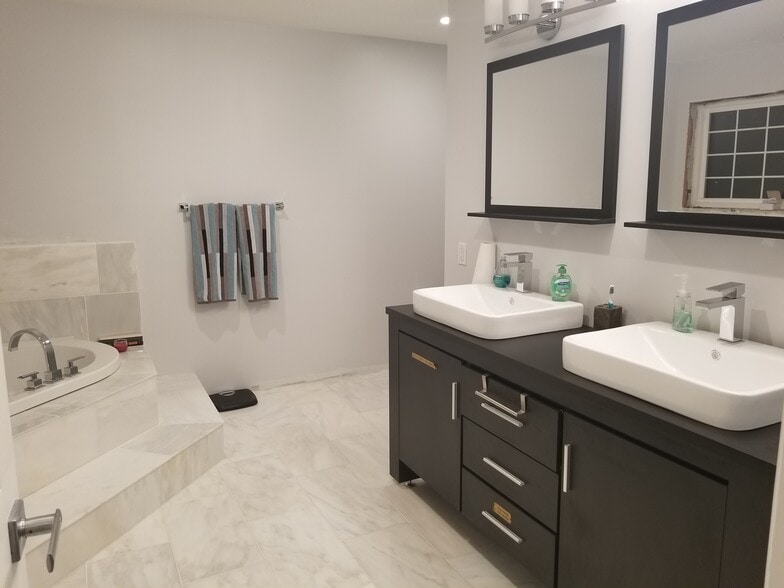 Master Bathroom his/hers dual vanities - 275 croton dam road