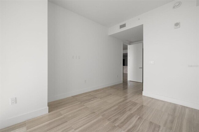 Building Photo - 2912 W Santiago St
