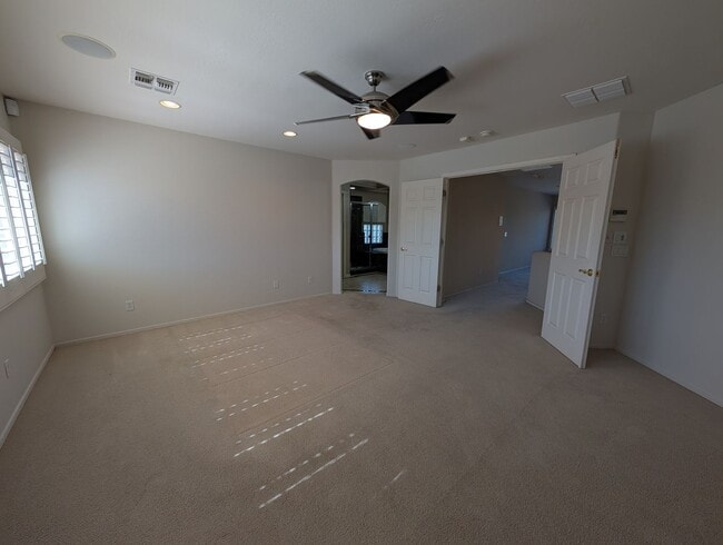 Building Photo - 4 Bedroom 2.5 Bath With Private Pool