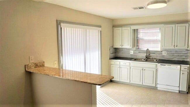 Building Photo - 212 Shadybrook Pl