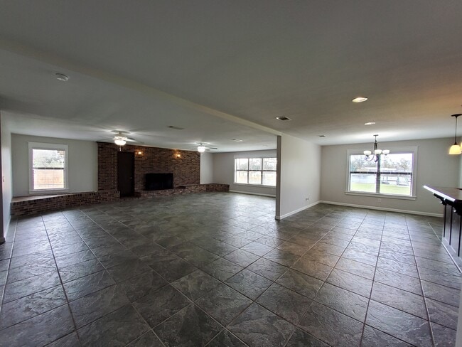 Building Photo - 7402 Hwy 2302