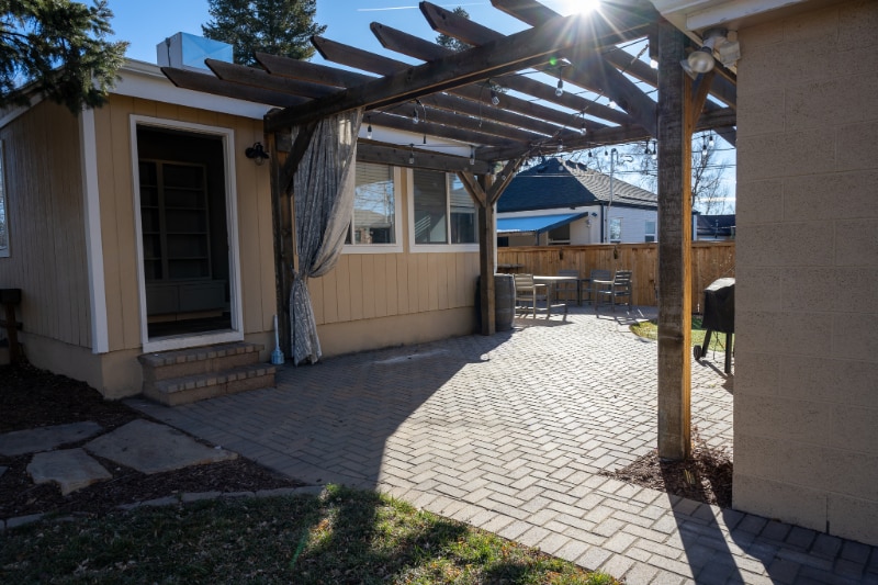 Building Photo - 2655 Utica St