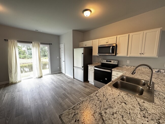 Building Photo - 177 Buckhorn Ave