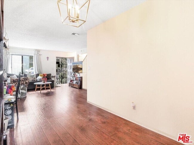 Building Photo - 11414 Budlong Ave