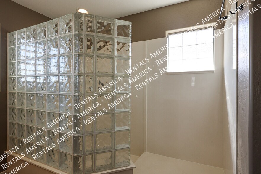 Building Photo - 26462 N 165th Dr