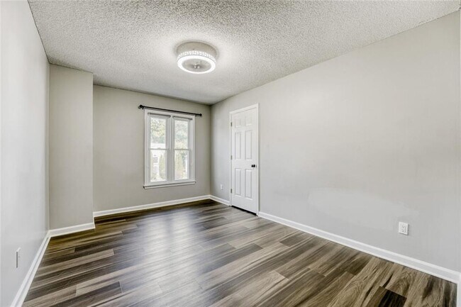 Building Photo - 532 Smithstone Trace SE