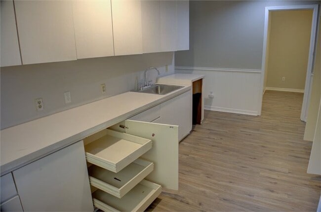 Building Photo - Beautiful Ranch-Style Rental in Marion Gardens!