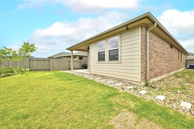 Building Photo - 11820 Sandy Lodge Ct