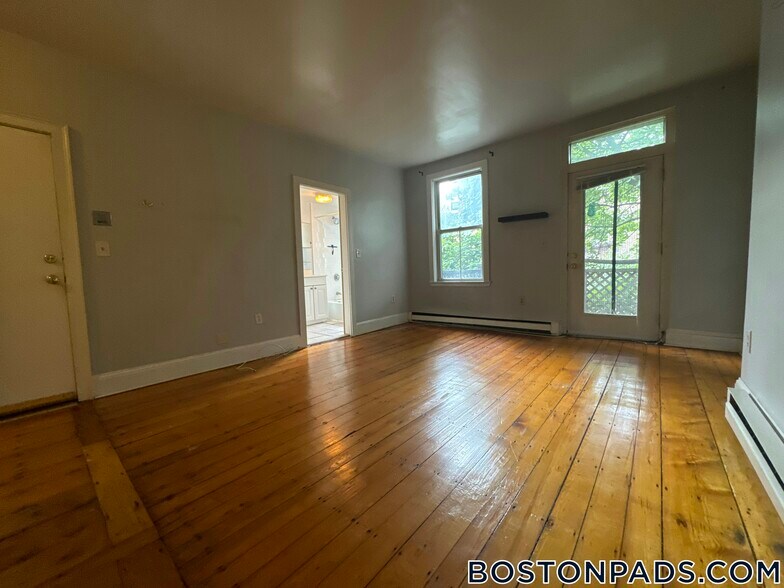 Building Photo - 44 E Springfield St