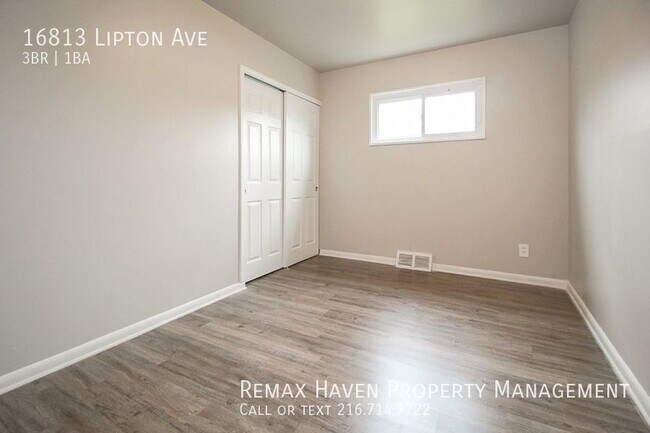 Building Photo - 16813 Lipton Ave, Cleveland - Charming 3 B...