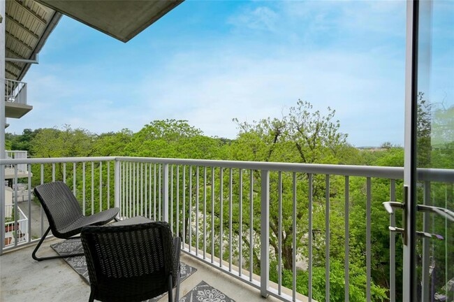 Building Photo - 1600 Barton Springs Rd