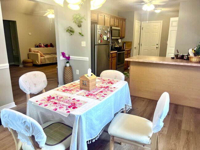 Building Photo - 7520 Avery Ln