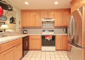 Building Photo - 5587 Makati Cir