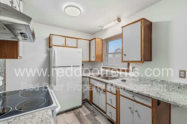 Building Photo - 1839 Fowler St