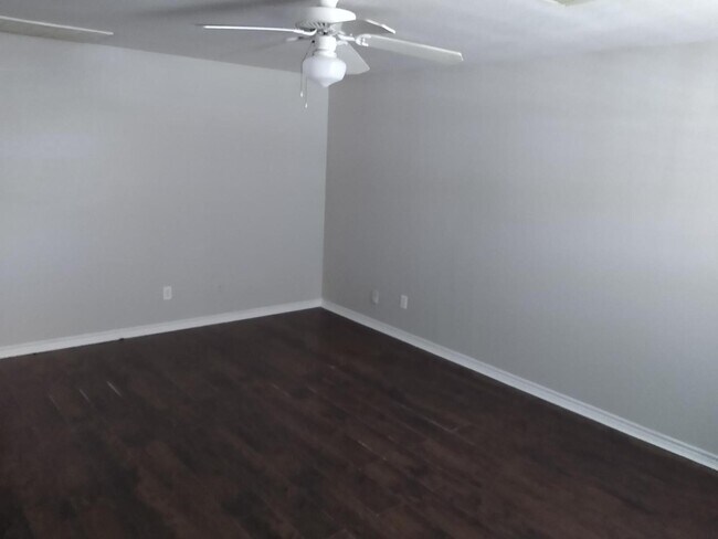 Building Photo - 11403 Mosscrest Dr